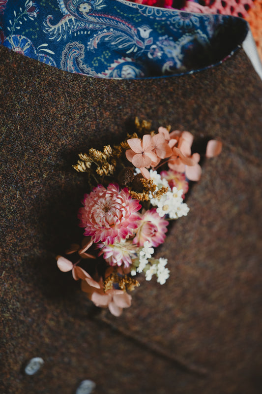 Everlasting Buttonhole Pocket Square