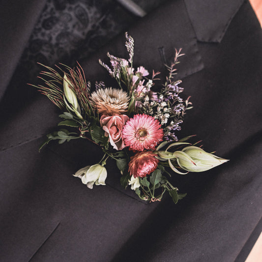 Everlasting Buttonhole Pocket Square